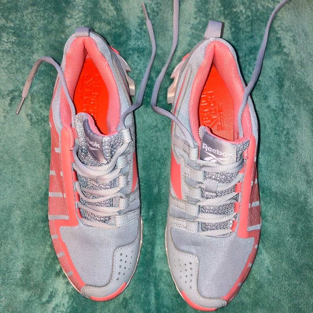 Reebok woman’s zigtech size 8